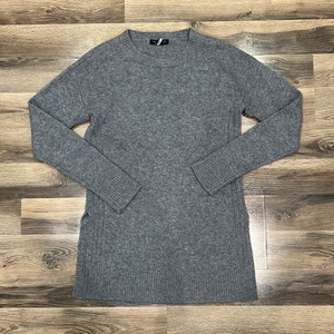 Saks Fifth Avenue Women’s Small Gray Crewneck Cashmere Sweater‎